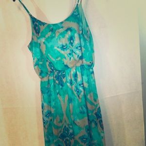 Lush is this wonderfully cool dress!